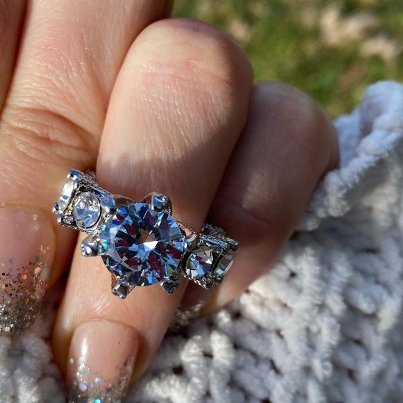 New Gorgeous Silver Ring - Picture 9 of 12